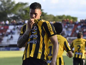 Panorama auriazul: en Paraguay señalan que un defensor de Guaraní vendrá a Central