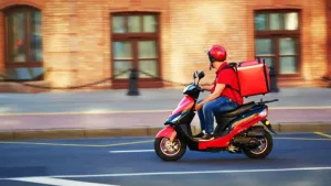 Los trabajadores con las aplicaciones de delivery