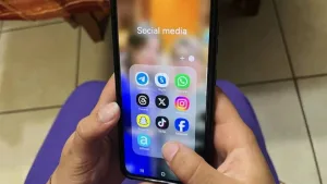 A la par de otros países, el Congreso busca regular el uso de las redes sociales en menores