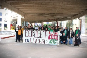 Becarios del Conicet Rosario salieron a la calle para defender 379 puestos de trabajo