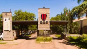 Carcarañá sancionado tras la muerte de un policia en un partido de fùtbol.