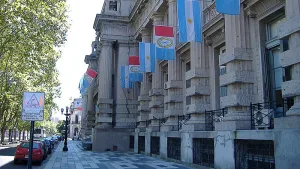 La Provincia deberá indemnizar a dos peatones embestidos por un móvil policial