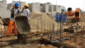 Obreros de la construcciön