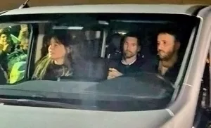 Messi llegó a Rosario y permanecerá unos días con la familia en su casa de Funes