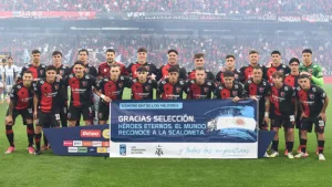 Uno x uno rojinegro: Reinatti, Cóccaro y Gómez Mattar, los destacados de un Newell’s que sumó un triunfo clave en el debut