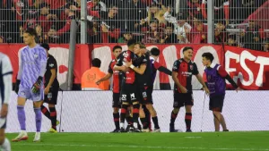 El inicio fue con una sonrisa: Newell's le ganó a Talleres, dejó los tres puntos en casa y le dio una alegría a su gente