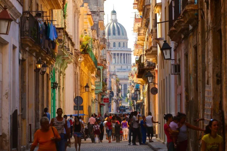 Cuba garantiza la continuidad de su turismo: “Los hoteles siguen abiertos y el destino continúa operando con normalidad”