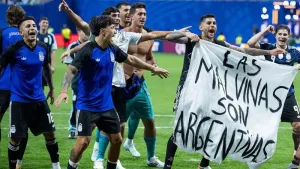 La bandera que hizo ruido en todo el mundo: la Fifa analiza medidas contra Argentina