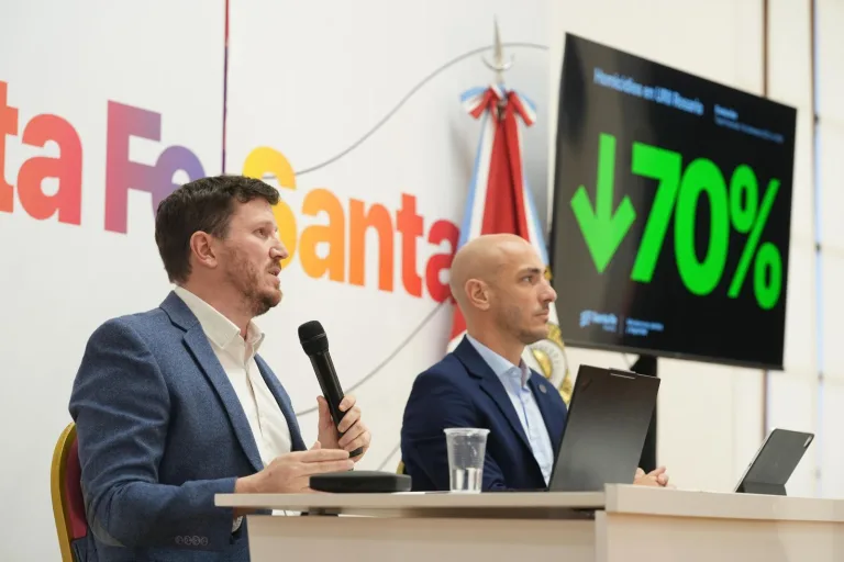 los secretarios de Gestión Institucional del Ministerio de Justicia y Seguridad, Federico Angelini, y de Análisis y Gestión de la Información, Esteban Santantino