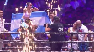 La rosarina Angie Velasco y un triunfazo en La Velada del Año, el evento de boxeo de Ibai Llanos