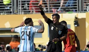 El árbitro que dirigió la final entre Argentina y España anunció su retiro