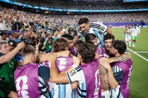 Argentina reaviva el fuego sagrado de su historia en una semifinal épica frente a Inglaterra buscando la gloria eterna en el Mundial