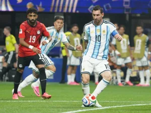 Hay empate albicleste en Atlanta: Messi, quien otro, encontró una pelota suelta en el área y Argentina iguala 2-2 con Egipto