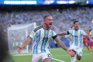 Final del primer tiempo en Kansas: un cabezazo de Mac Allister le permite a Argentina derrotar a Suiza y con este resultado, por ahora, saca boleto a semifinales