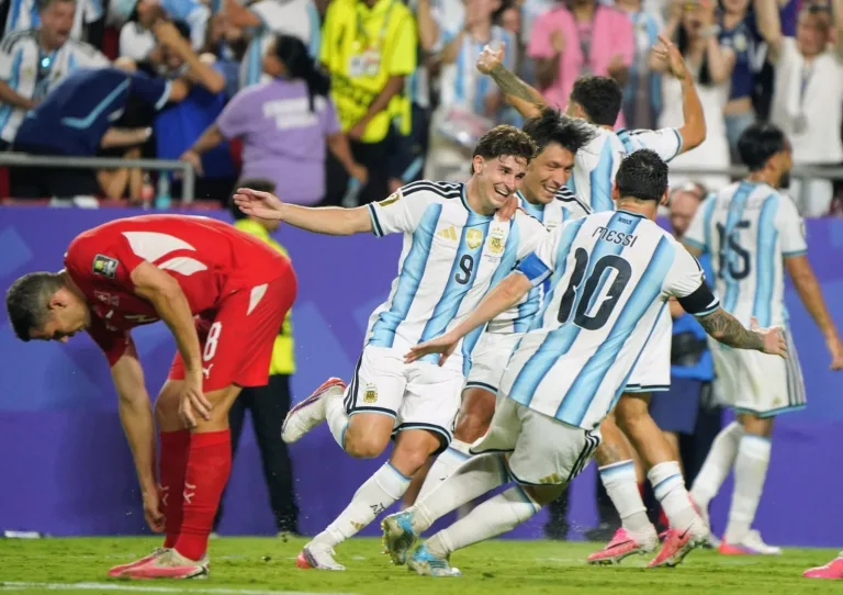 Un relojito argentino: la Scaloneta debió trabajar más de la cuenta ante Suiza, ganó 3-1 y se metió en semifinales del Mundial