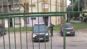 Dejaron una nota amenazante y dos balas en una escuela de barrio Rucci