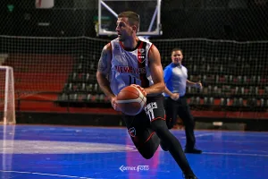 Newell's superó a Talleres con gran noche de Pablo Prat