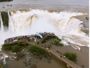 Cuál es el estado de los circuitos en Cataratas del Iguazú tras la muerte de un turista