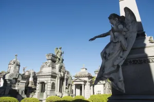 A 170 años de su inauguración, este sábado el Cementerio El Salvador invita a recorrer la historia de los primeros inmigrantes