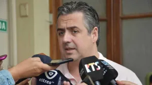 Circunvalación y Uriburu: tres choques en pocos metros generaron un caos vehicular; uno de los involucrados es el ministro Cococcioni