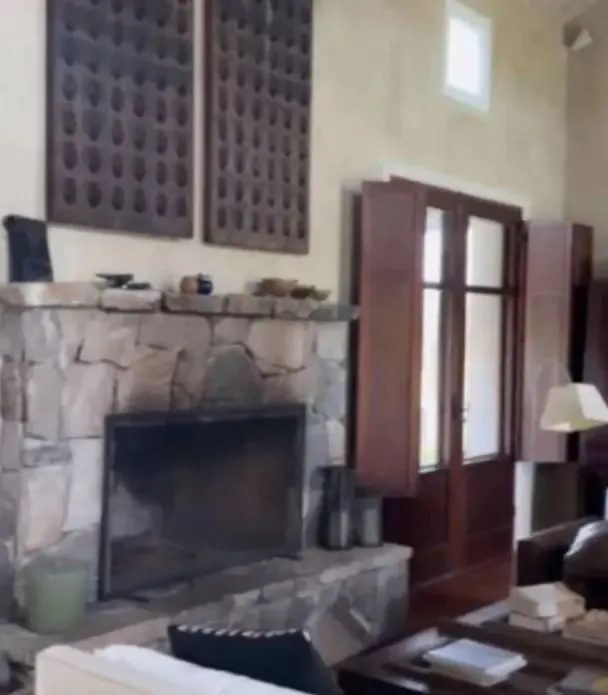 Así es la casa del Dibu Martínez en Mar del Plata: estilo campestre, grandes ventanales y un diseño rodeado de naturaleza