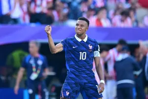 Francia rompió el cerrojo de Paraguay con un penal de Mbappé y avanzó a cuartos, instancia en la cual enfrentará a Marruecos