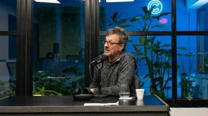 Gustavo Guirado pasó por “Condenado al éxito”: la pulsión que supone el teatro y lo inexplicable de los universos femeninos