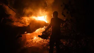 España enfrenta el incendio forestal más grande de su historia: más de 100.000 afectados