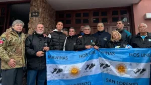 En Pujato, el abrazo que valió más que cualquier triunfo: Scaloni recibió a ex combatientes de Malvinas