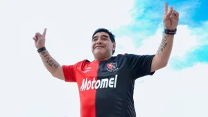 "De la pileta del club, a sacarle fotos a Maradona y Messi"