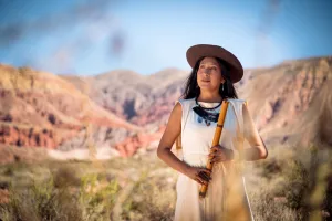 La Pachamama se celebra a puro folclore en la Asociación Japonesa de Rosario junto a Micaela Chauque