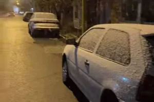 El frío extremo trajo nieve y tiñó de blanco varias zonas del país