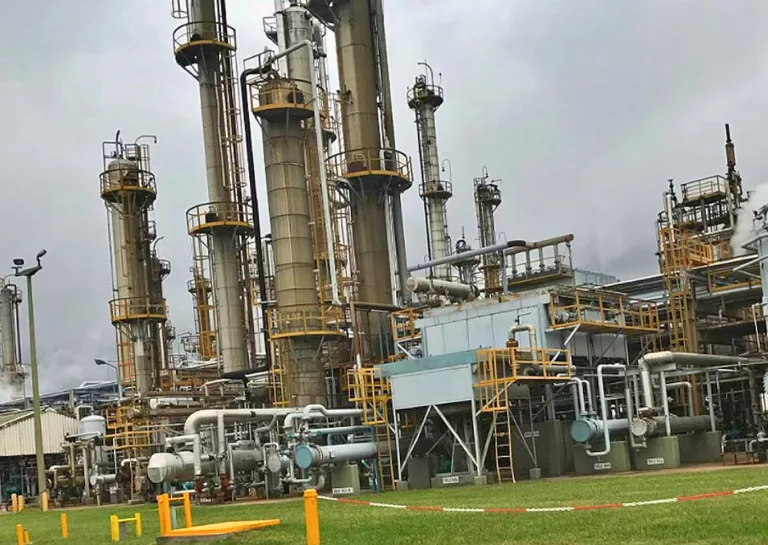 Pampa Energía cierra la única planta de caucho sontético del país, en Puerto General San Martín