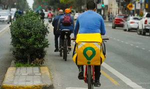 Cuando el algoritmo organiza el trabajo, los repartidores construyen comunidad