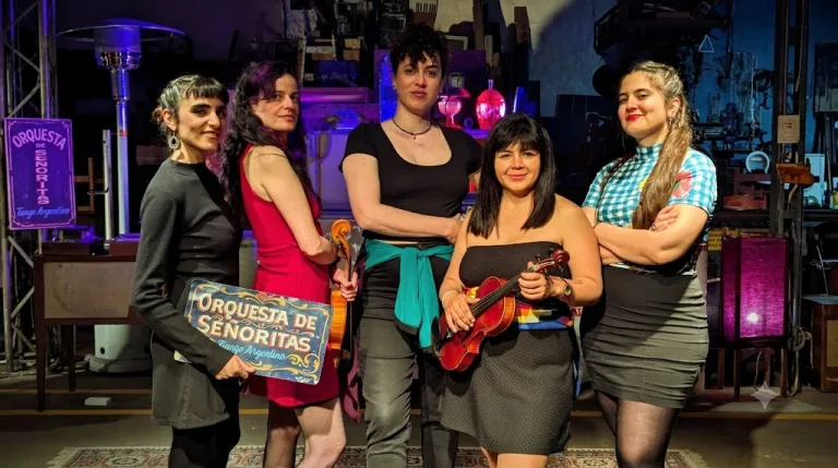 Tango con sello propio: Orquesta de Señoritas presenta en vivo, en El Murci del Teatro Astengo, “De colección”