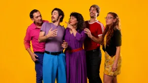 “Somos nosotros”: todo lo que puede pasar cuando un tercero irrumpe en la intimidad de una pareja aparentemente feliz