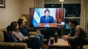 A Milei le soltaron la cadena: televidentes eligieron películas y series