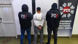 Cae hombre investigado por el homicidio de un ex prefecto mientras manejaba un Uber