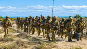 ATE marcha al Ministerio de Defensa por el reclamo salarial de militares y personal de las Fuerzas Armadas