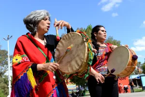 Gran celebración de la Pachamama en la Feria de las Tres Ecologías con artistas visuales, música y poesía