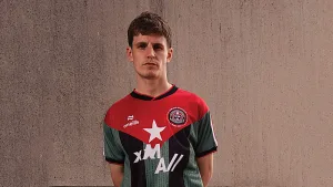 Fútbol, política y negocios: del Mundial privatizado a la camiseta que junta fondos para Cuba