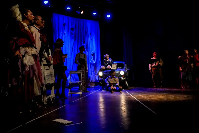 Esse Est Pericpi estrena “La función de los invisibles”: un espacio de resistencia escénica para cuando no haya nada