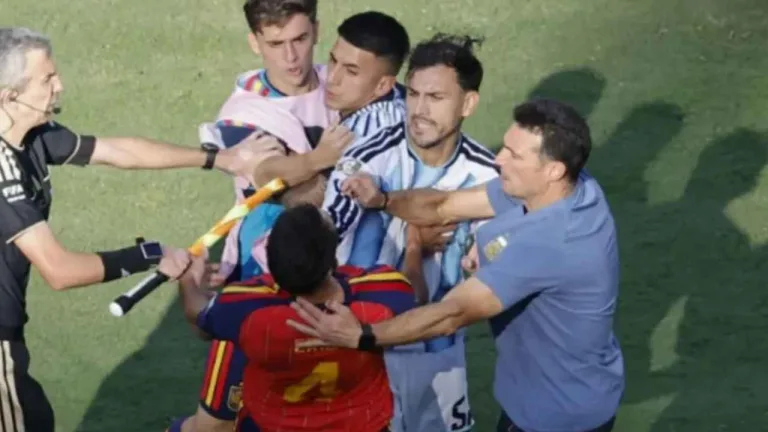Duras sanciones a la AFA y a futbolistas de la Selección Argentina tras la final del Mundial con España