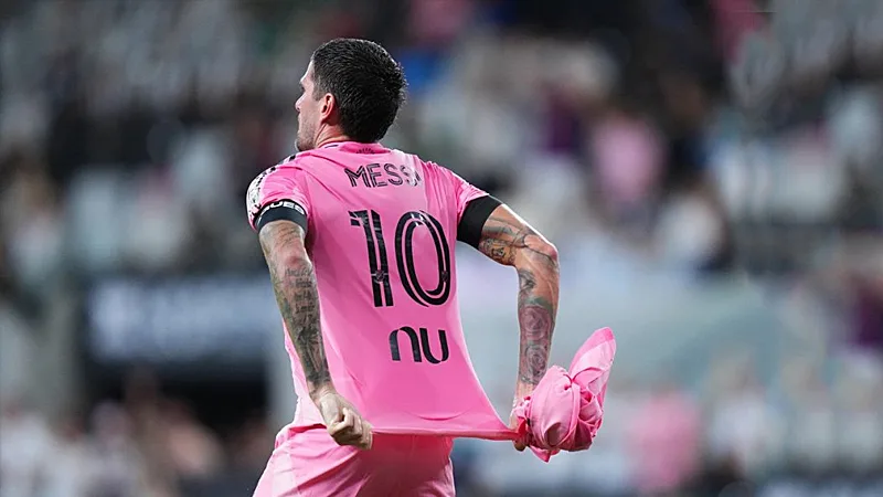 El emotivo homenaje de De Paul a Messi tras la muerte de su papá