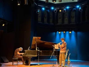 Ernesto Jodos y Camilo Salvatierra llegan al teatro El Círculo con una propuesta de vanguardia en el ciclo “Fila Cero”
