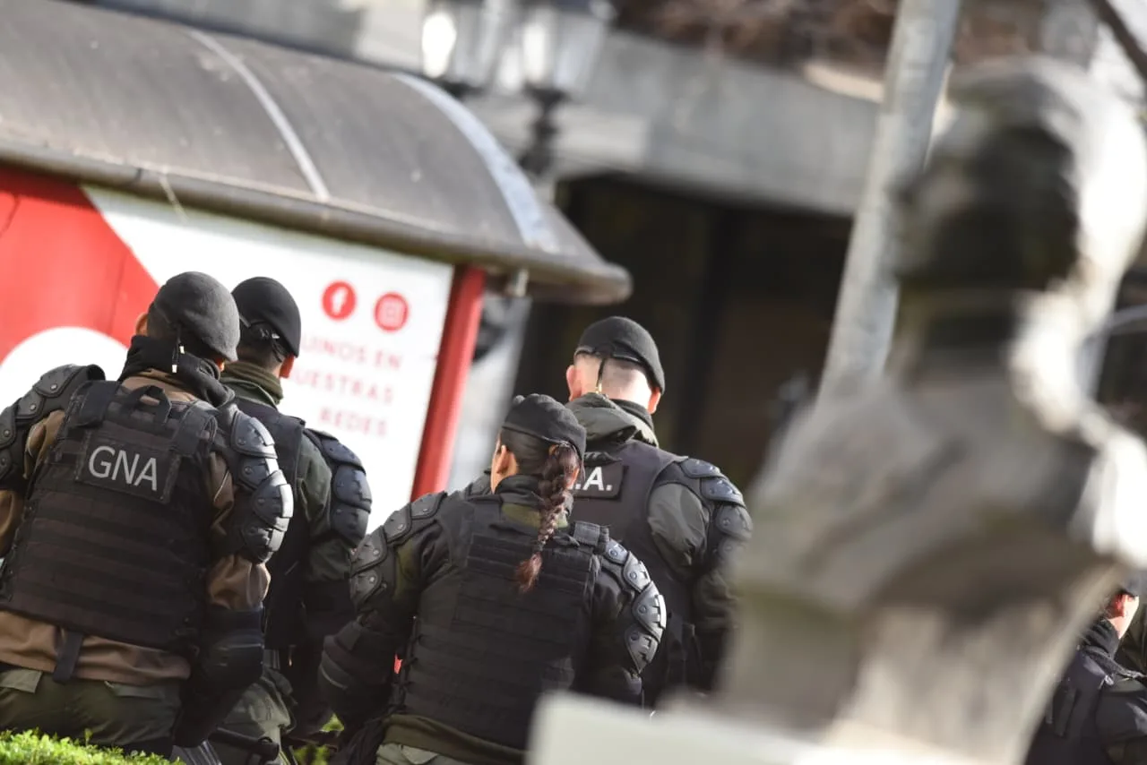 Milei en Rosario: fuerte operativo de seguridad y marcha de repudio en nueva visita presidencial