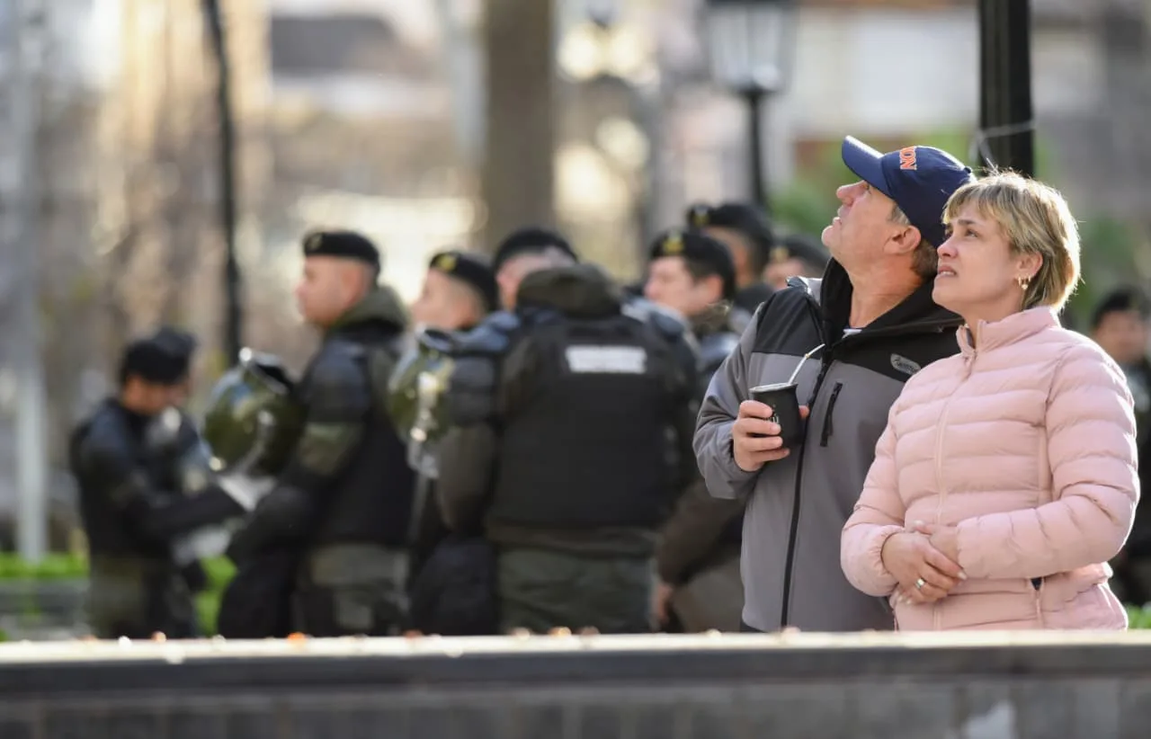 Milei en Rosario: fuerte operativo de seguridad y marcha de repudio en nueva visita presidencial