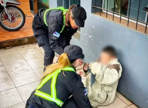 Misiones: policías vieron a un niño en la calle y al acercarse descubrieron que tenía un pedido de paradero
