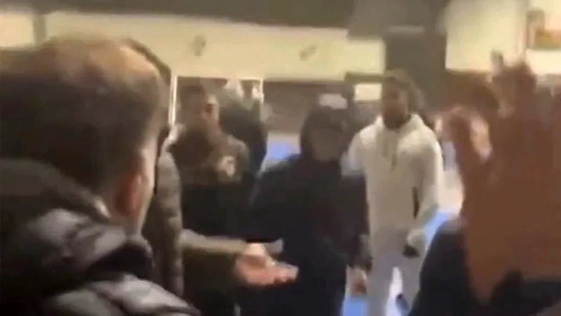 Violencia en el fútbol infantil: un barrabrava de Platense agredió a un grupo de padres
