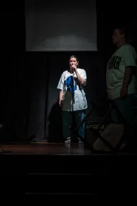 “Los Animales”: una inquietante apuesta al teatro posdramático que se vale de la disparidad y arbitrariedad de la memoria